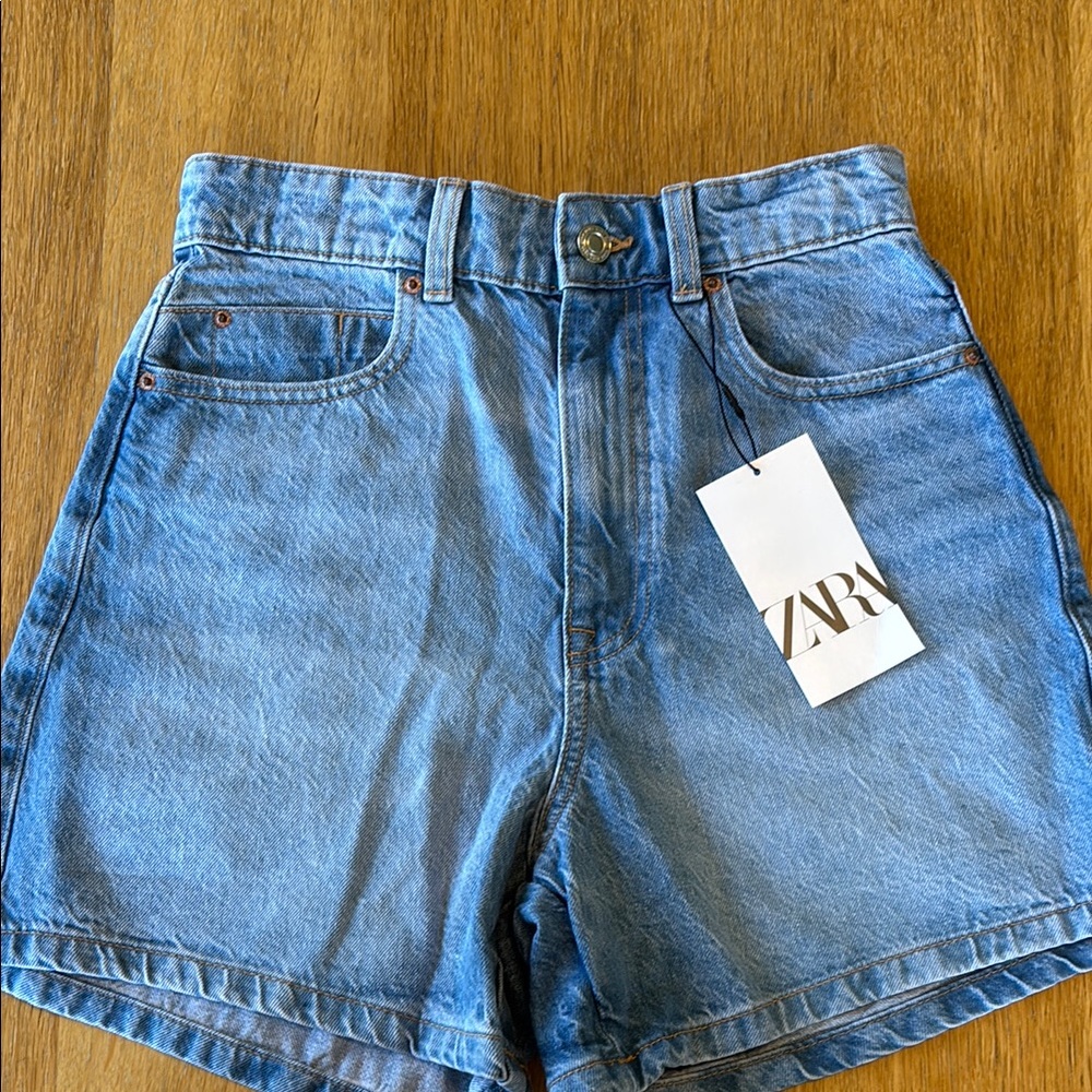 🖤 ZARA Mom Shorts – High Rise Rigid Denim – Size 4 🖤